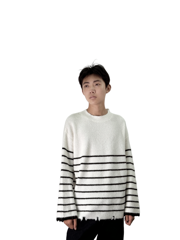Round neck loose knitted sweater