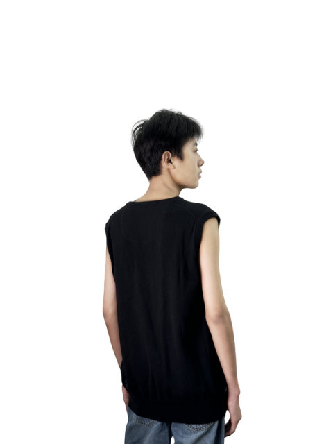 V-neck sleeveless knitted vest