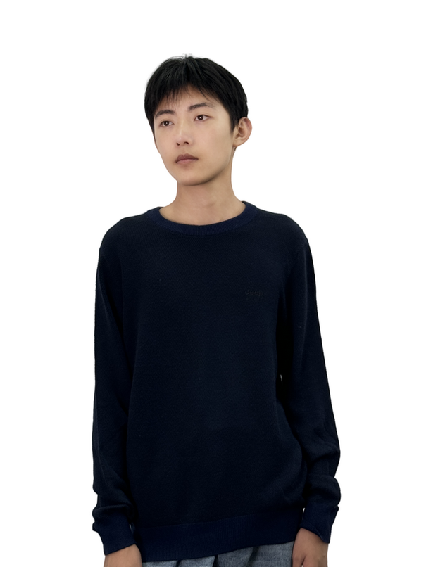 Dark blue crew neck knitted sweater