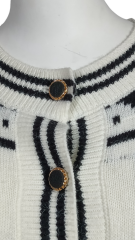 Round neck long sleeve geometric pattern knitted cardigan