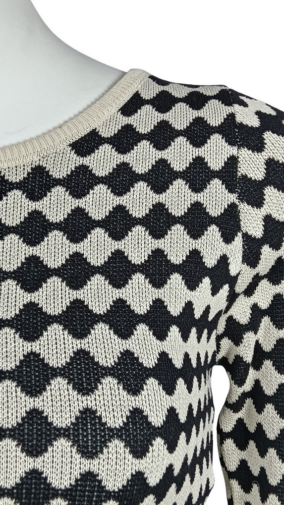 ODM Black and white stitching short sweater