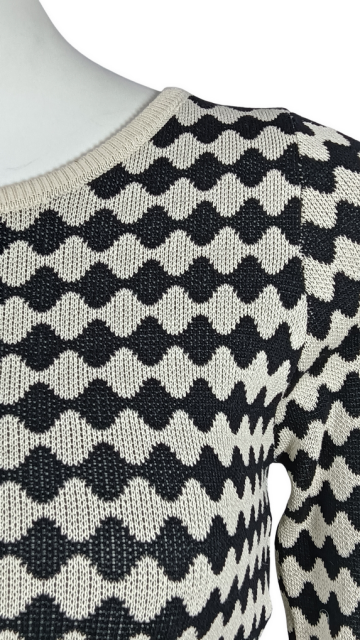 ODM Black and white stitching short sweater