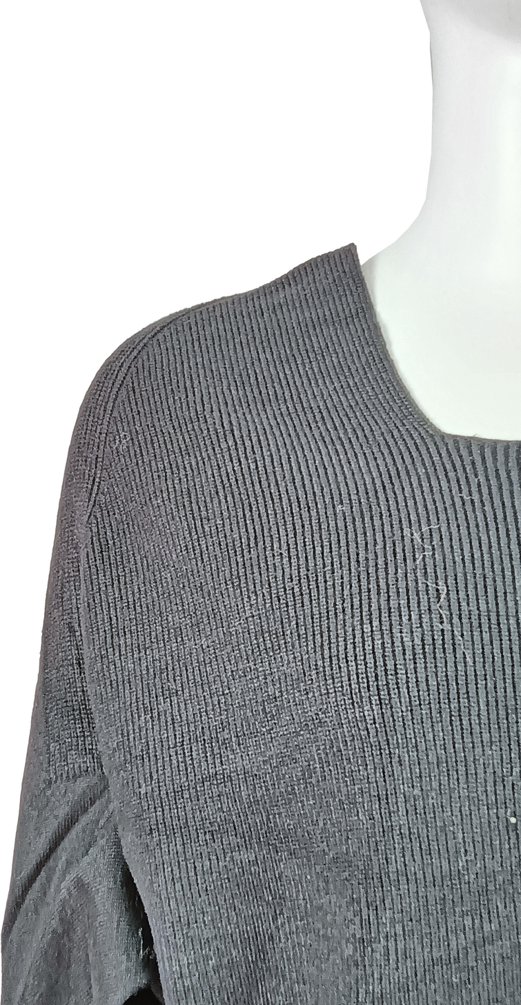 Simple dark pinstripe knitted short sleeves