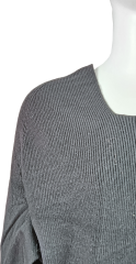 Simple dark pinstripe knitted short sleeves