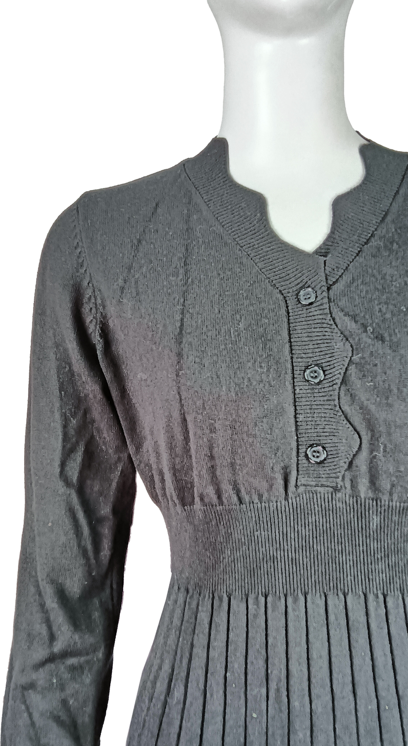 Elegant Long Sleeve Black Button-Down Pleated Design Dress