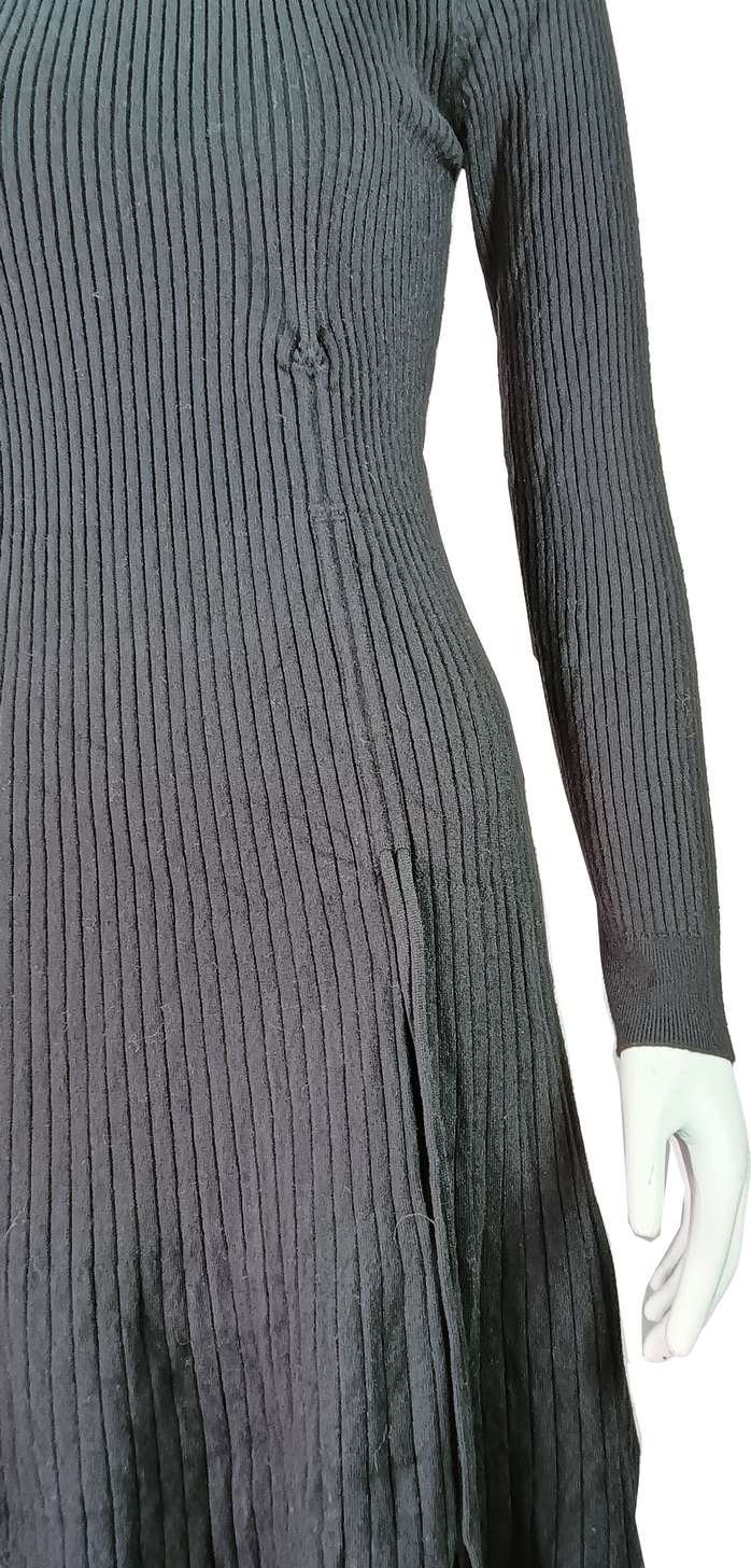 Elegant Ribbed Knit Long-Sleeve Black Dress for Women
