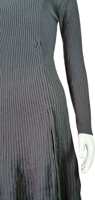Elegant Ribbed Knit Long-Sleeve Black Dress for Women