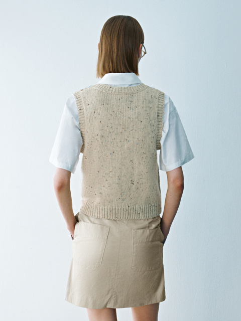 OEM Women's Sleeveless Knitted Sweater Vest with Argyle Pattern 