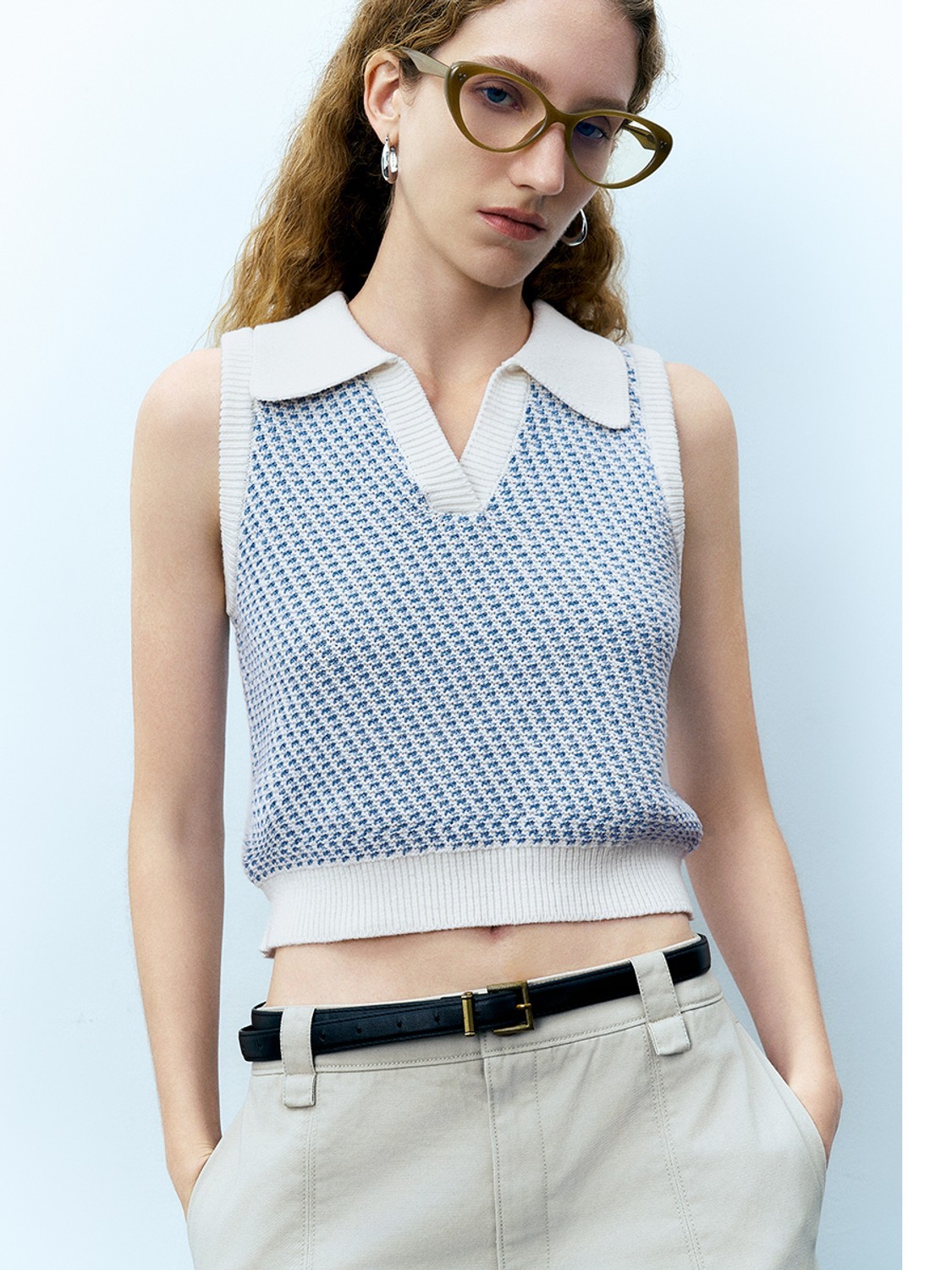 ODM Stylish Sleeveless Collared Knit Top