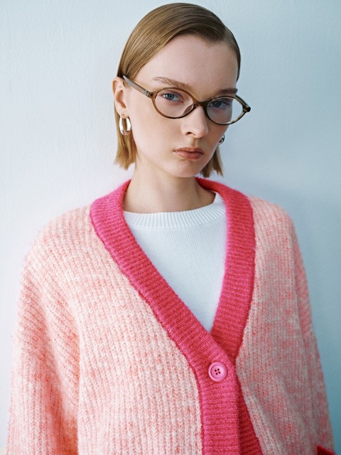 Custom Cozy Pink Gradient Cardigan in Contrasting Color Dopamine Style
