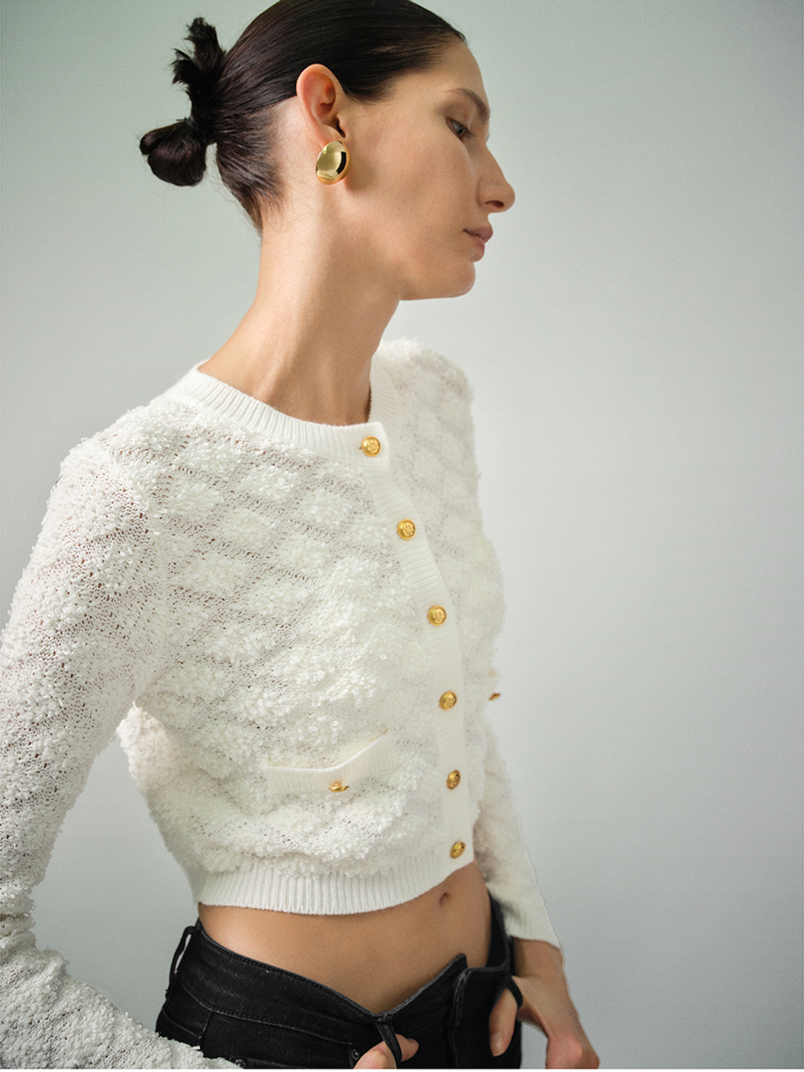 ODM Elegant White Textured Knit Cropped Gold-Tone Buttons Cardigan