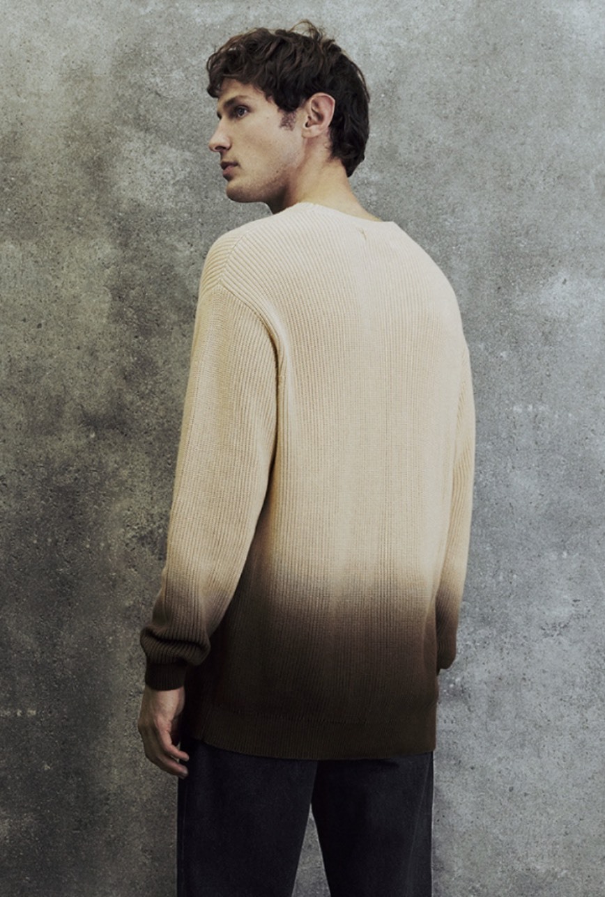 OEM Men’s Gradient Color-Block Bold Style with Modern Sophistication Sweater