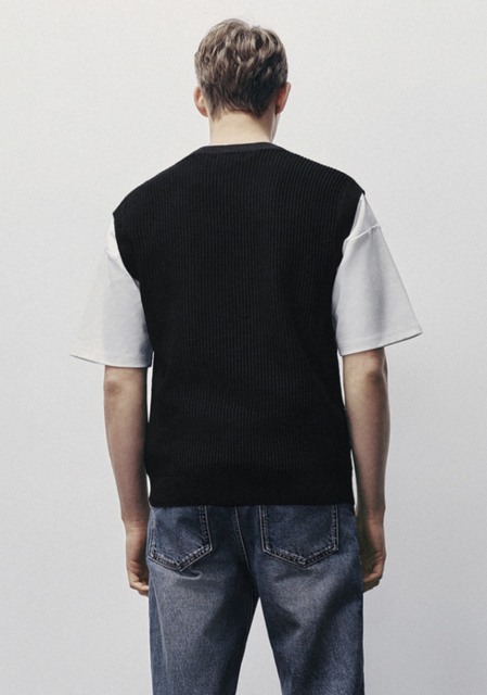 Custom Men’s Sleeveless Contemporary Layering with a Minimalist Touch Knit Vest
