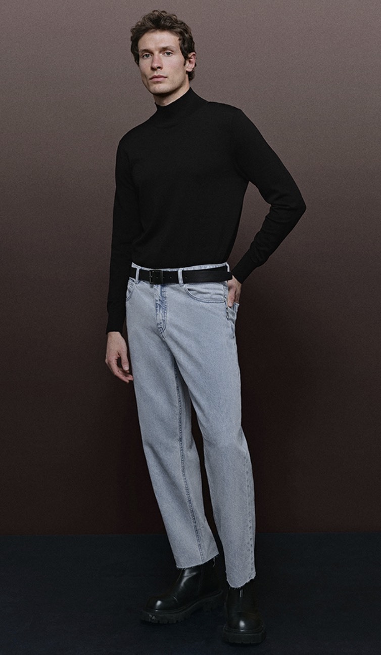 Customize Men’s Classic High-Neck  Sleek Sophisticated Timeless Black Sweater