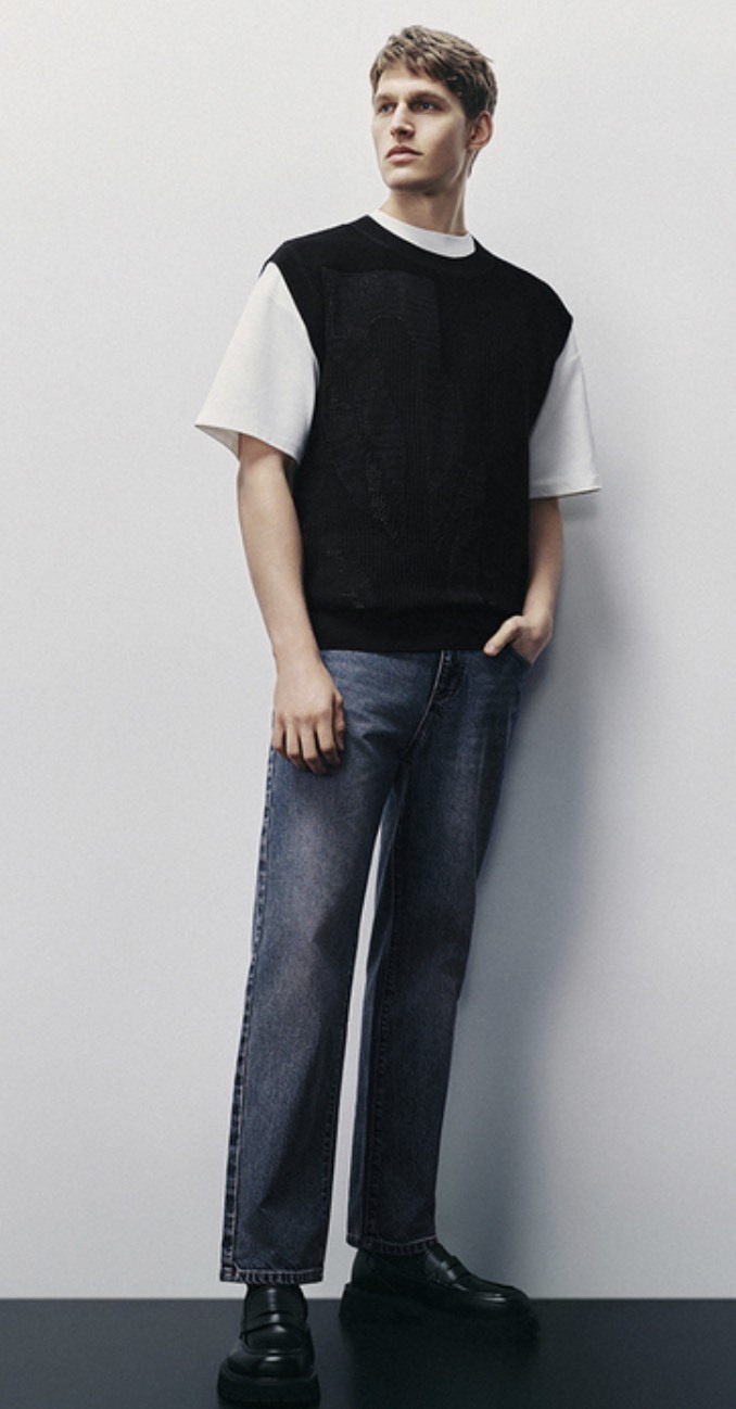 Custom Men’s Sleeveless Contemporary Layering with a Minimalist Touch Knit Vest