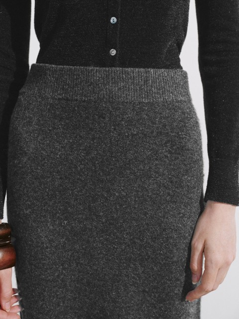 OEM Women's Classic Knit Midi Skirt in Dark Grey