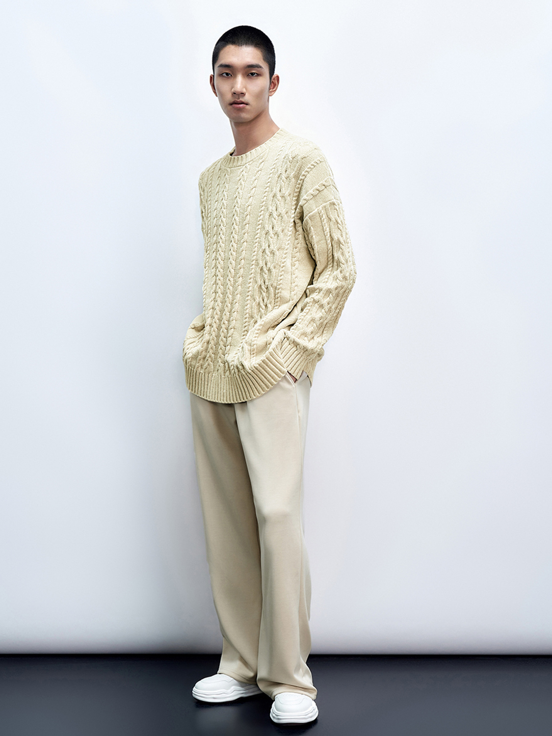 ODM Men's Chunky Cable-Knit Sweater