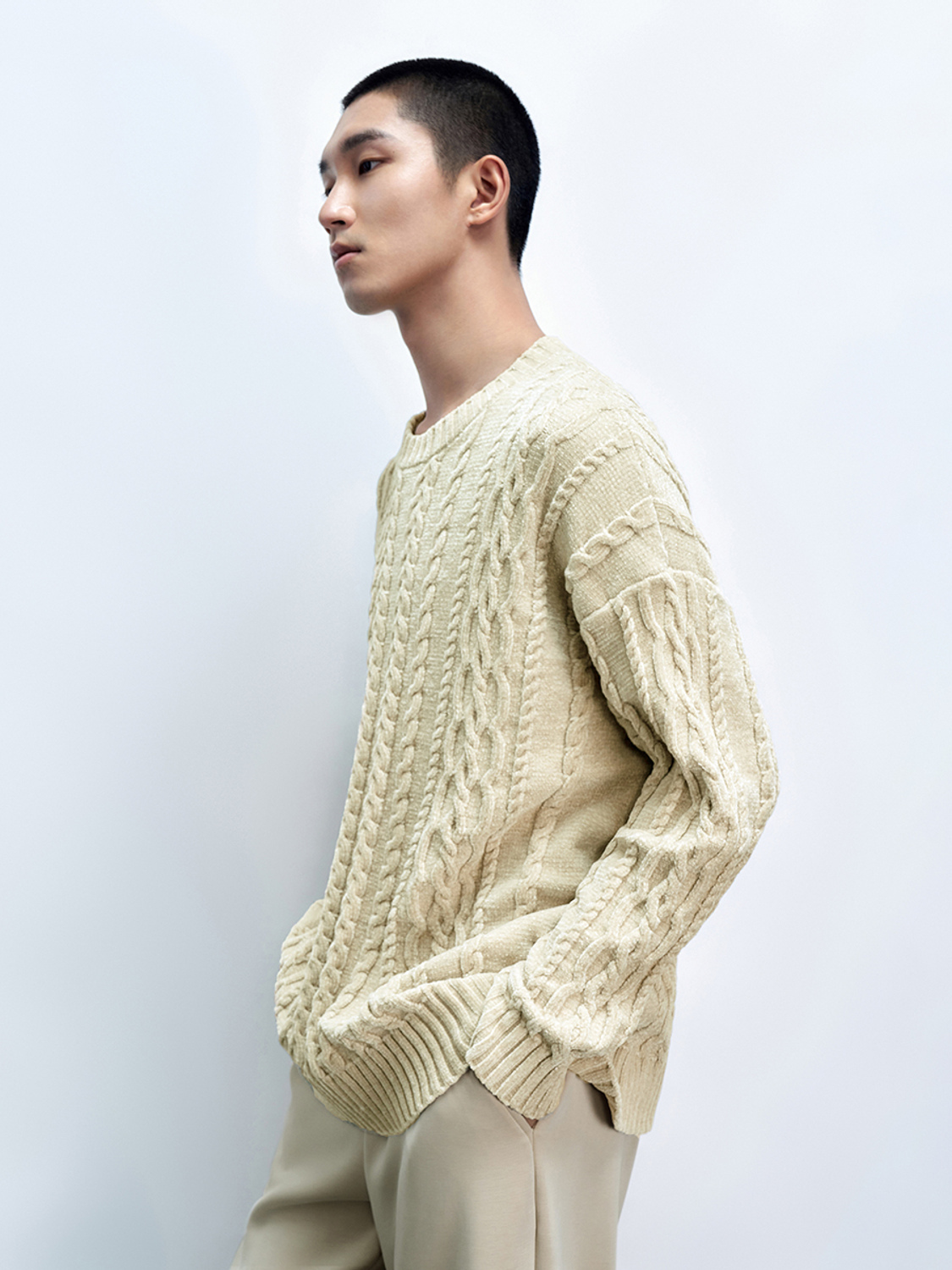 ODM Men's Chunky Cable-Knit Sweater
