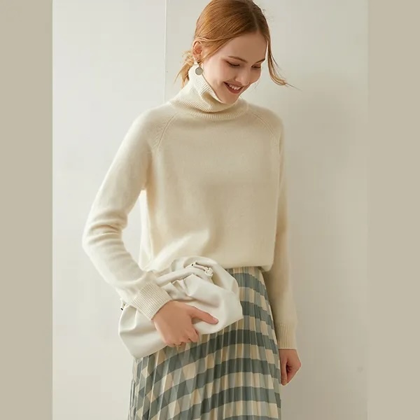 Customize Classic Women’s Cashmere Timeless Elegance Turtleneck Sweater