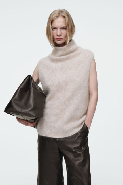ODM Women's Sleeveless Wool Turtleneck Top