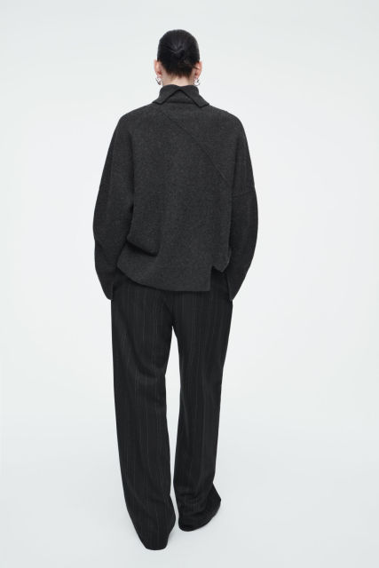 OEM Women's Oversized Turtleneck Sweater with Asymmetric Hem