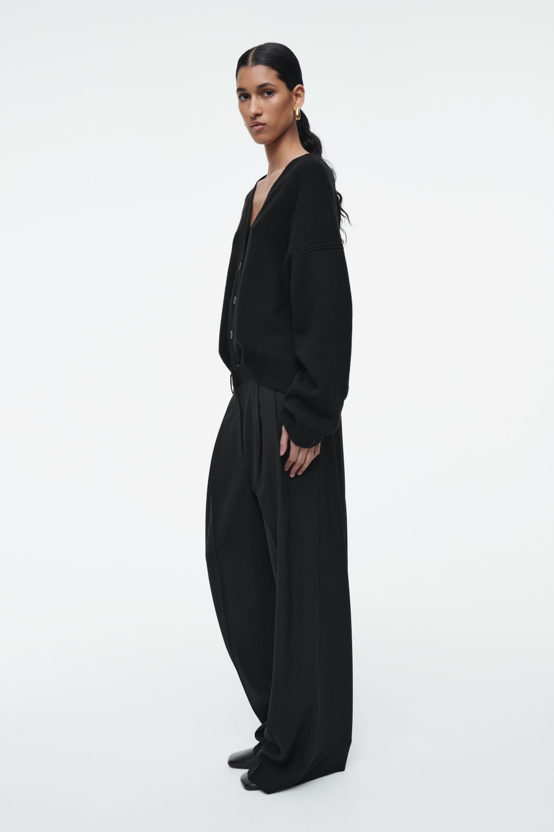 OEM/ODM Avaliable Women's Oversized V-Neck Button-Up Cardigan