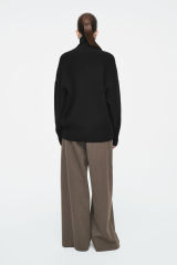Personalized Women's Black Turtleneck Sweater with Ribbed Detailing