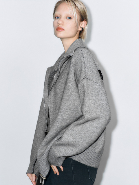 Factory Women's Oversized Zip-Up Knit Jacket with Split-Hem Jeans