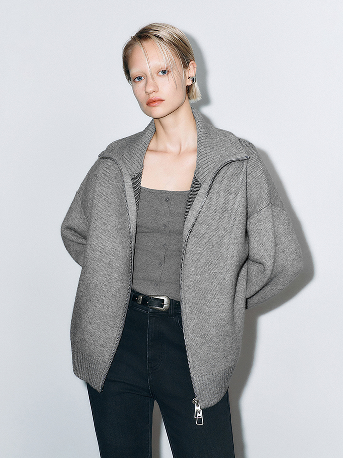 Factory Women's Oversized Zip-Up Knit Jacket with Split-Hem Jeans