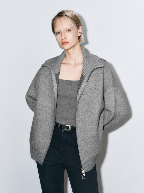 Factory Women's Oversized Zip-Up Knit Jacket with Split-Hem Jeans