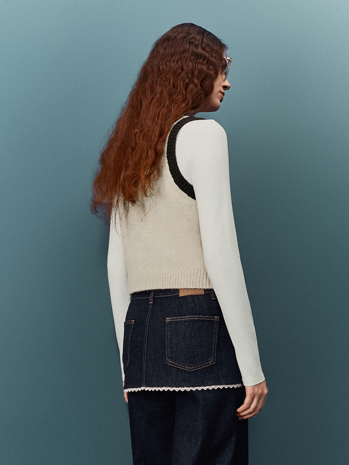 Personalized Women's Penguin Pattern Knit Vest with Denim Layered Mini-Skirt