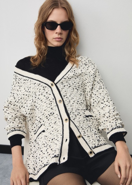 Factory Direct Women’s Oversized Tweed Knit Cardigan in Cream and Black | Customizable ODM & Wholesale Knitwear | Jubaodi