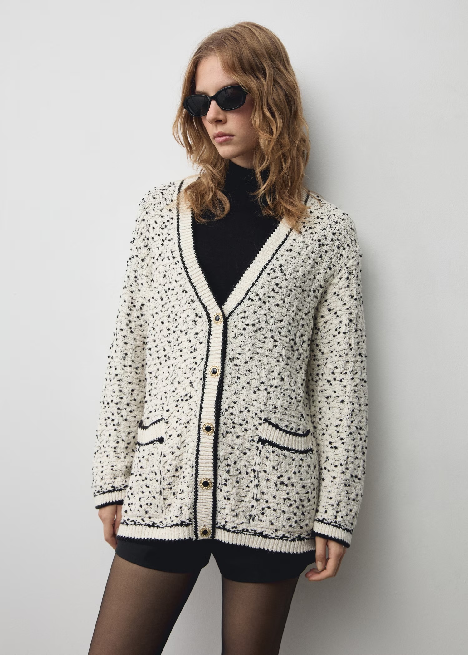 Factory Direct Women’s Oversized Tweed Knit Cardigan in Cream and Black | Customizable ODM & Wholesale Knitwear | Jubaodi