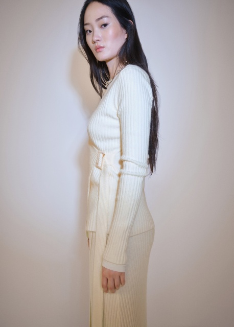Wholesale Elegant Ribbed Wrap-Style Knit Sweater with Buckle Detail | Customizable ODM & Bulk Knitwear | Jubaodi