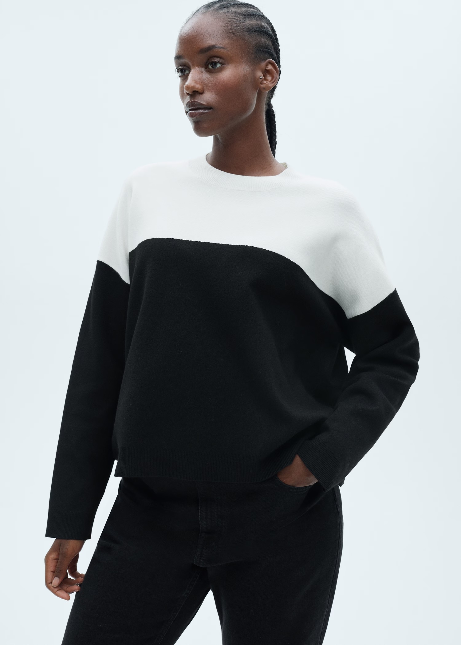 Made-to-Order Women’s Color Block Knit Sweater in Black and White | Customizable ODM & Wholesale Options | Jubaodi