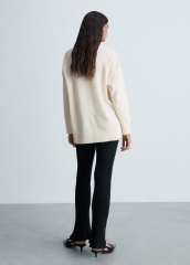 Customizable Women’s Oversized V-Neck Sweater in Ivory White | Wholesale Knitwear | OEM/ODM Manufacturer | Jubaodi