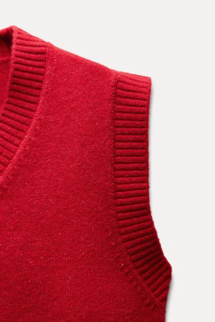 Factory Direct V-Neck Red Sleeveless Sweater – Customizable Wholesale Women’s Knitwear