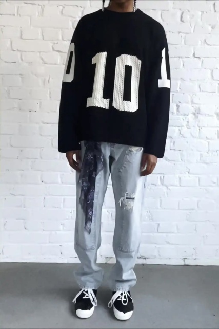 Factory Direct Bold Oversized Graphic Sweater – Modern Streetwear with a Sporty Edge