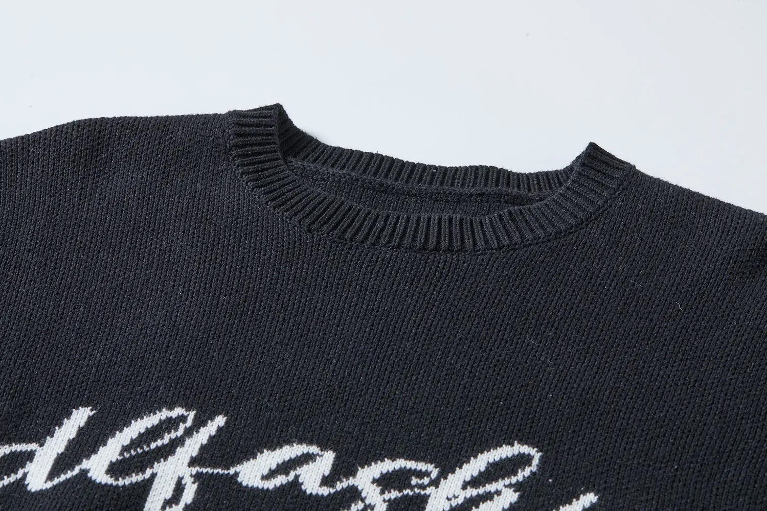 Customizable Minimalist Black Knit Sweater with Script Logo – Wholesale Manufacturer of Elegant Knitwear
