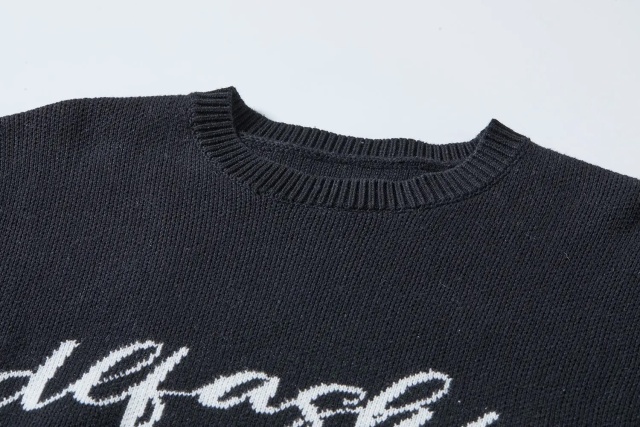 Customizable Minimalist Black Knit Sweater with Script Logo – Wholesale Manufacturer of Elegant Knitwear