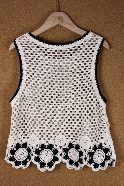 Customizable Handmade Crochet Lace Vest with Floral Hem – Wholesale Manufacturer of Elegant Knitwear