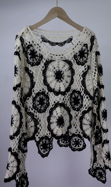 ODM Unique Crochet Floral Pattern Top – A Blend of Artistry and Sophistication