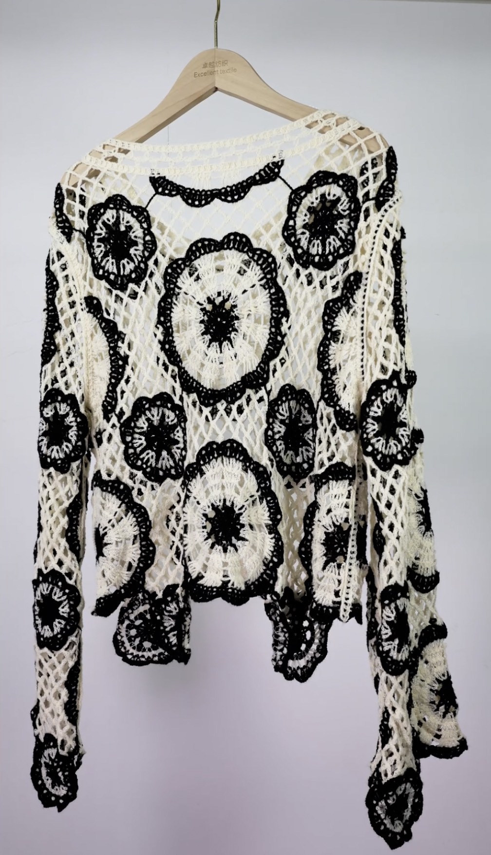 ODM Unique Crochet Floral Pattern Top – A Blend of Artistry and Sophistication