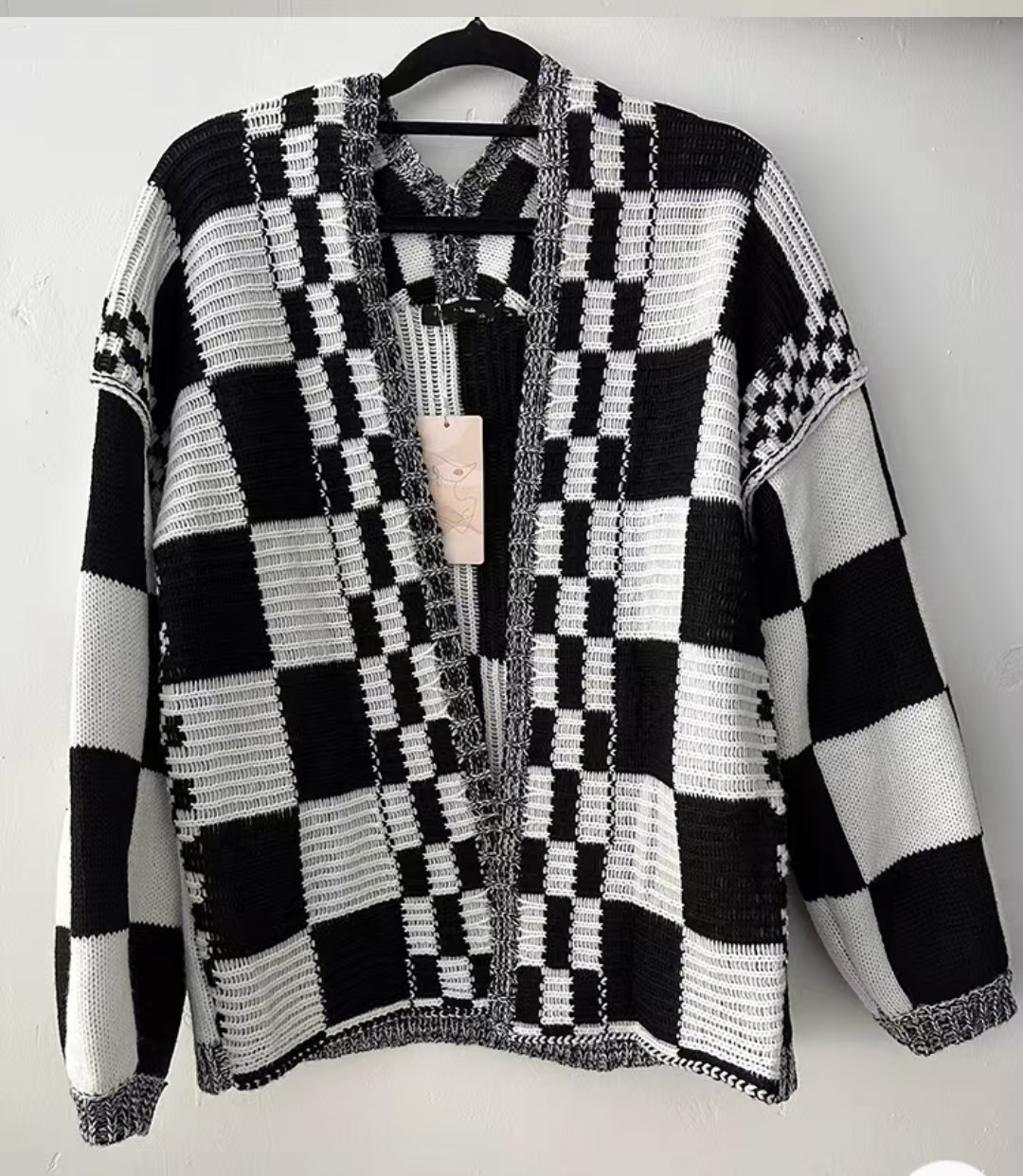 Customizable Black and White Checkered Knit Cardigan – Wholesale Manufacturer of Contemporary Knitwear