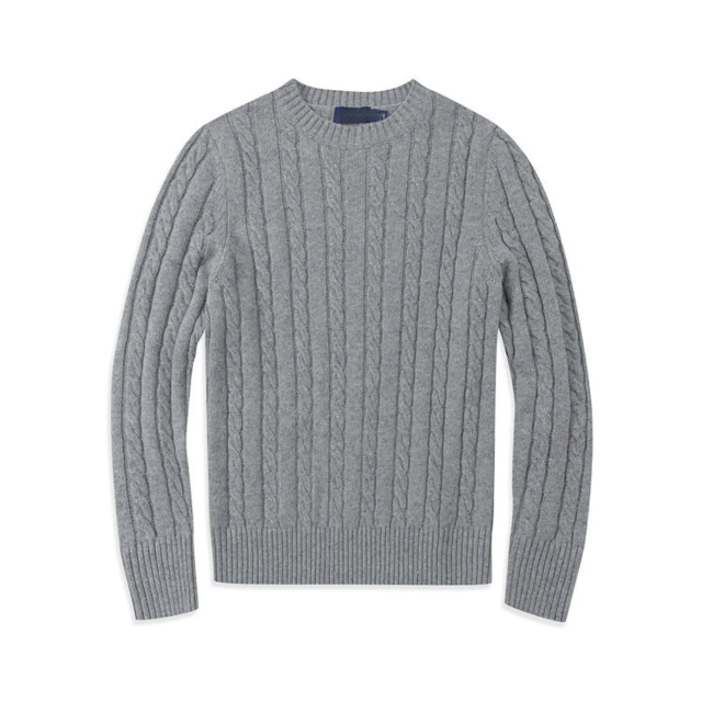 Tailor-Made Classic Gray Cable-Knit Sweater – Timeless, Warm, and Refined