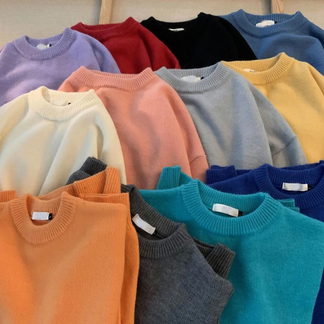 Customizable Cozy Crewneck Knit Sweater – Minimalist, Soft, and Versatile