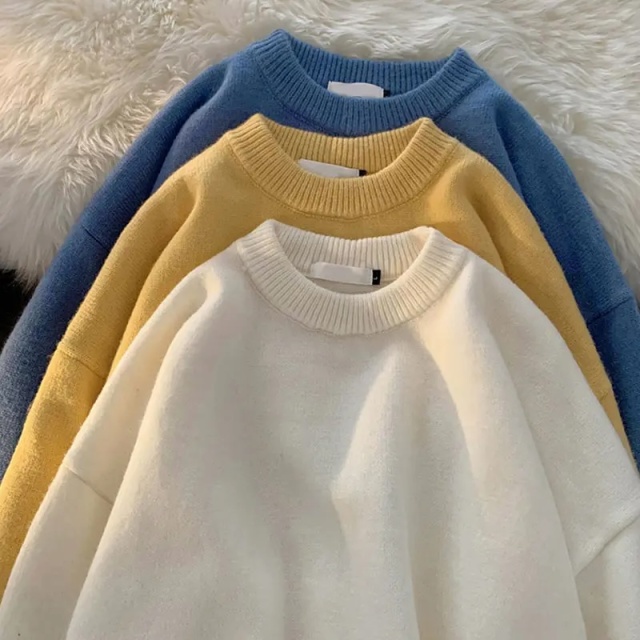 Customizable Cozy Crewneck Knit Sweater – Minimalist, Soft, and Versatile