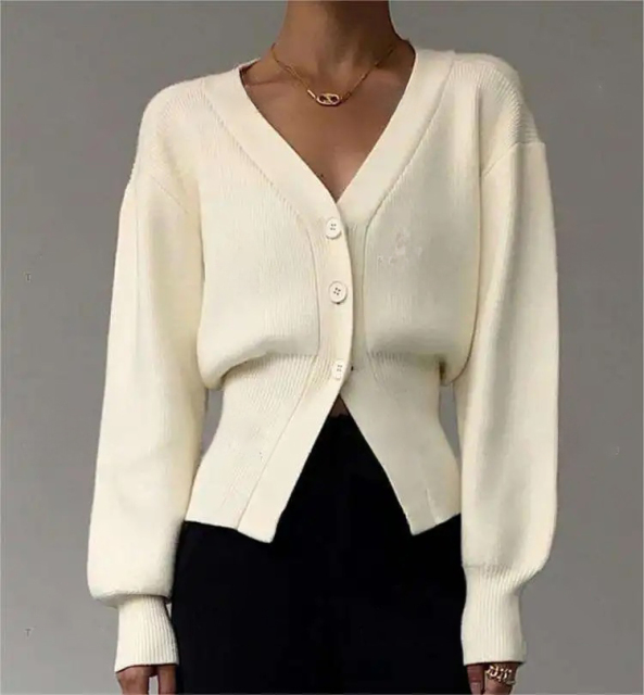 Customizable Women’s Cropped V-Neck Button-Up Knit Cardigan | OEM & ODM Knitwear | Wholesale for Retailers