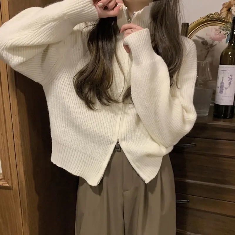 Customizable Women's Zipper-Front High-Collar Knitted Cardigan | Wholesale Knitwear | Bulk Orders for Retailers