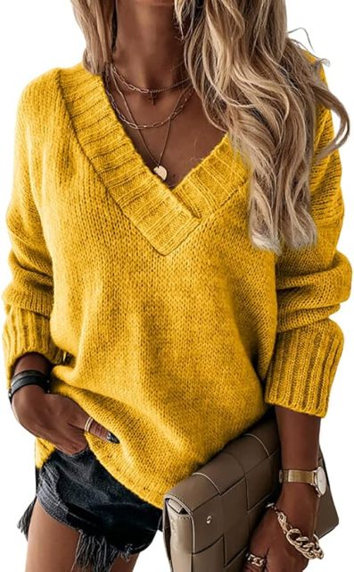OEM Customizable Cozy Cream V-Neck Sweater - Effortless Chic for Retailers and Manufacturers